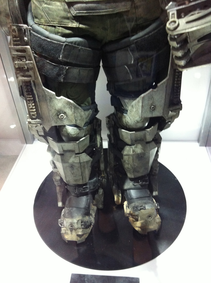 Illustration for article titled See Tom Cruise and Emily Blunt's mecha suits from Edge of Tomorrow